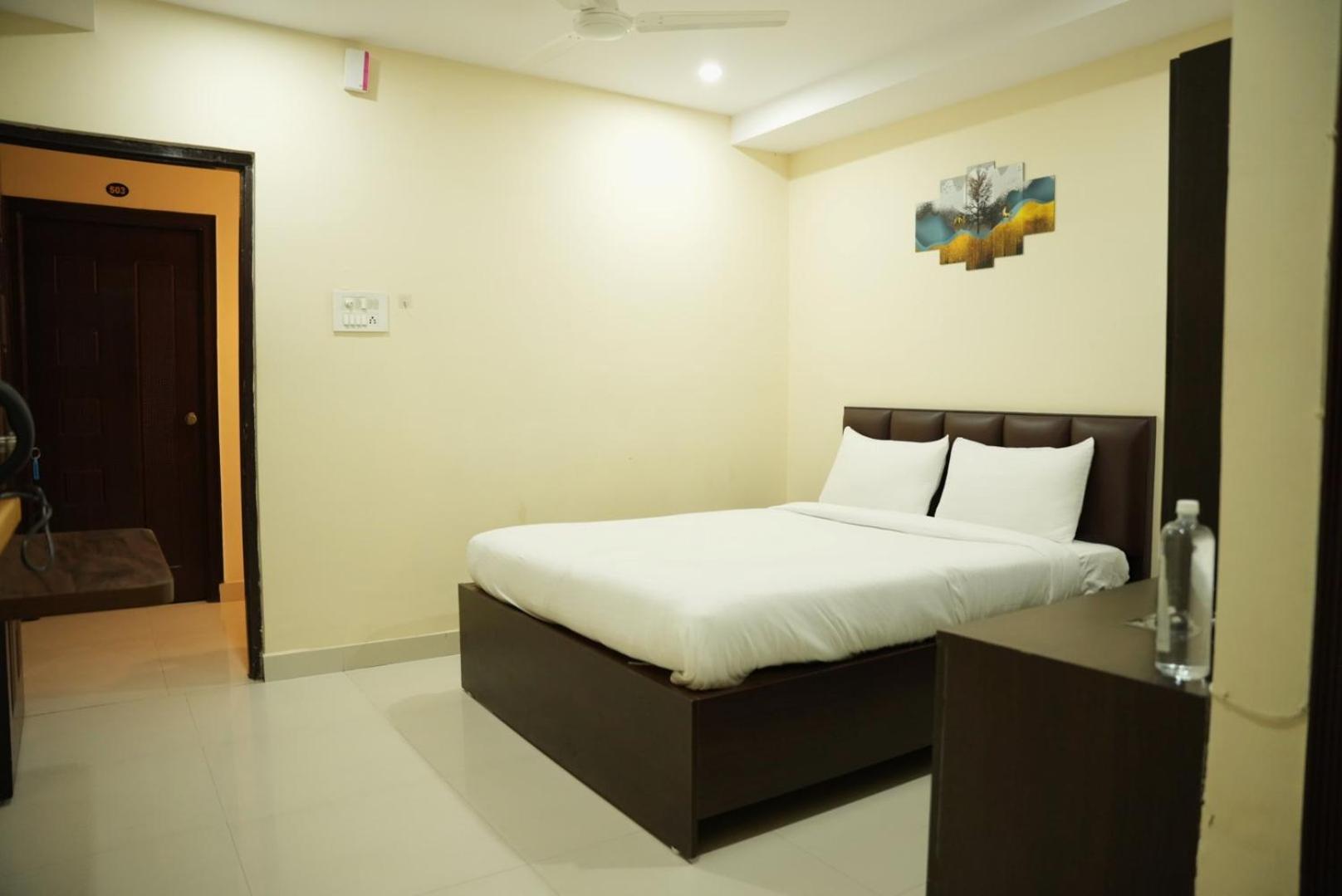 Da Lara Suites Kondapur  Eksteriør billede