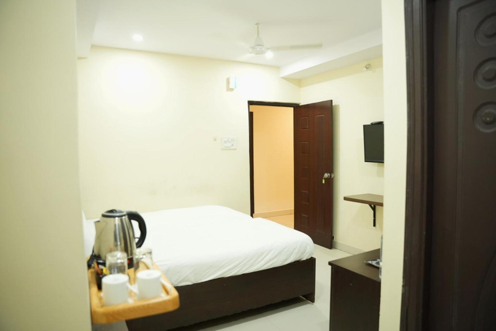 Da Lara Suites Kondapur  Eksteriør billede